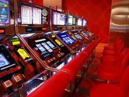 gambling_slot_machines_630_flickr