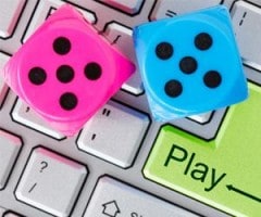 online_social_gamning_dice_14