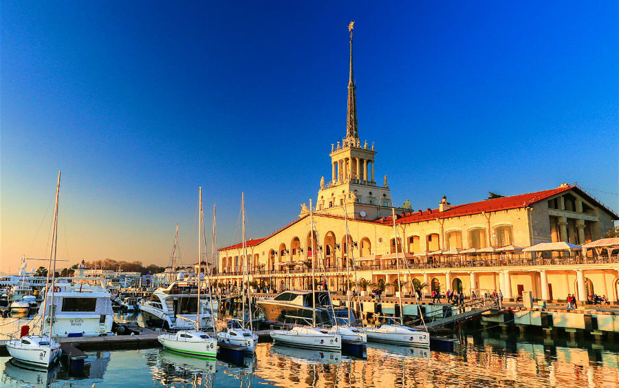 Three Starting Flights Bring 359 Survivors into EPT Sochi Main Event Day 2