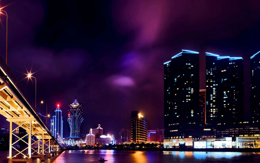 Macau Government Considers Barring All Casino Floor Workers from Gambling