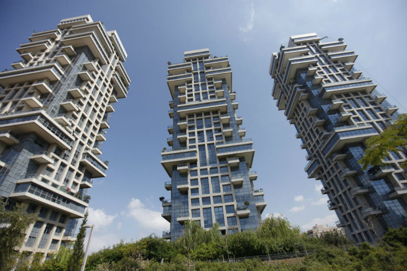 Casino Boss Sheldon Adelson Buys $40-Million Penthouse in Tel Aviv’s Akirov Towers